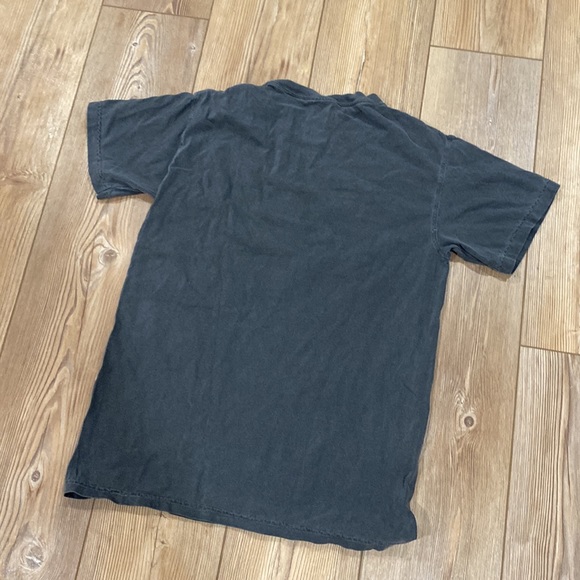 Sundance charcoal T-shirt Size Small - Picture 3 of 3